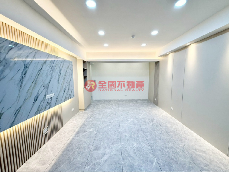 捷運旁美妝四房坡車