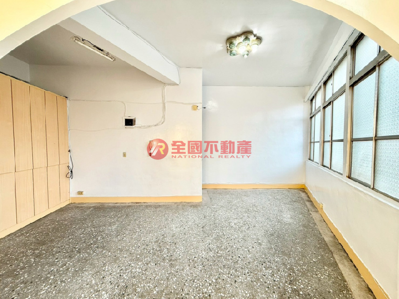 捷運旁邊間4房一手屋